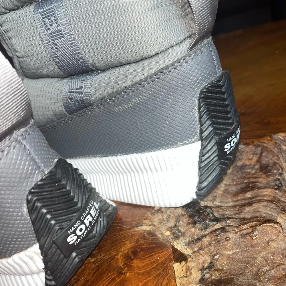 Sorel Out ‘N About Puffy Mid Waterproof Snow Boots Women’s 9.5